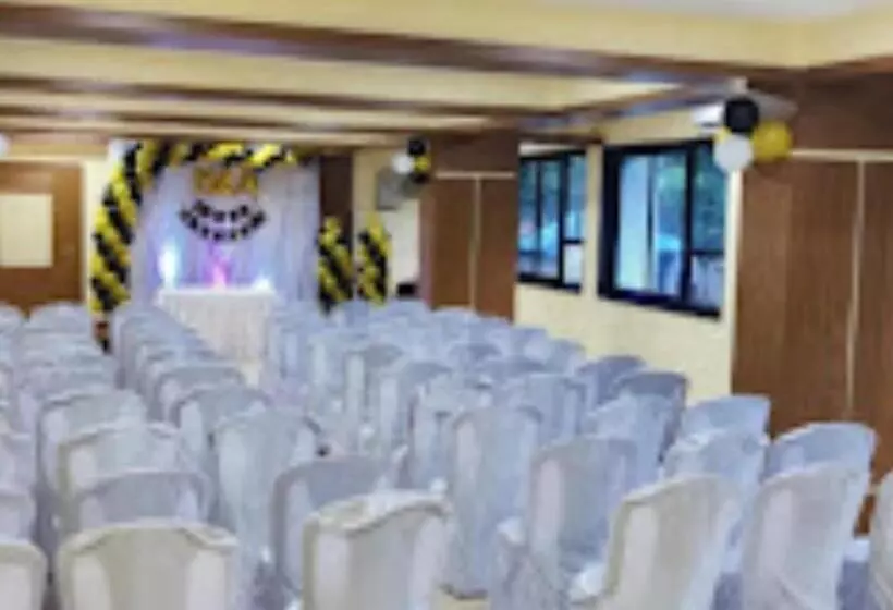 Hotelli Z Square Bicholim Goa