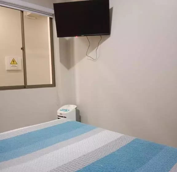 ペンション Hostal Ostello Amadeus