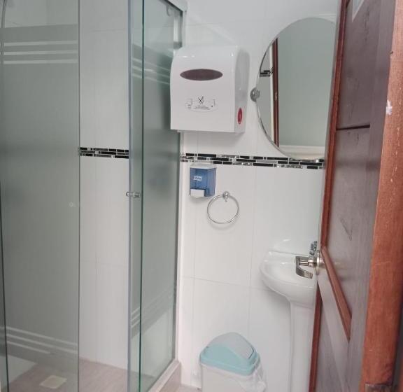 Пансион Hostal Ostello Amadeus