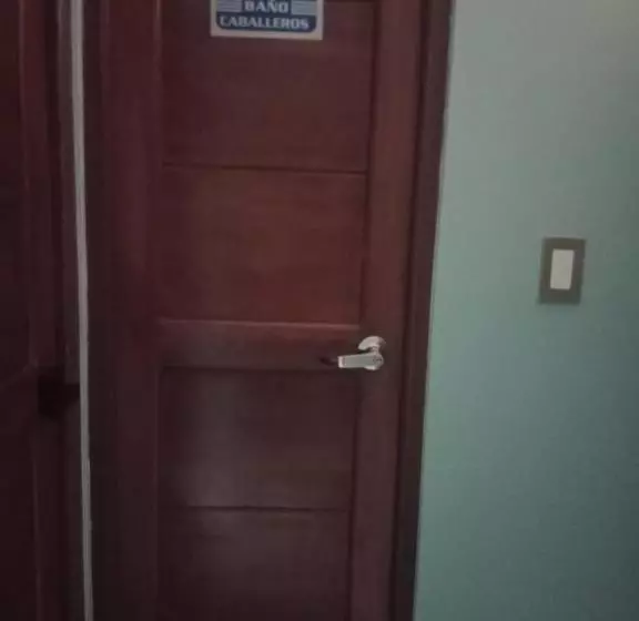 ペンション Hostal Ostello Amadeus