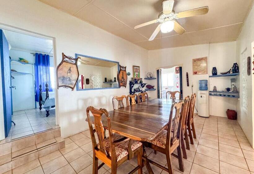 پانسیون Unforgettable Villa