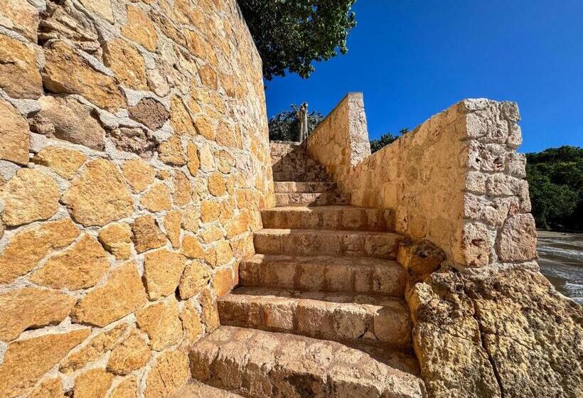 پانسیون Unforgettable Villa