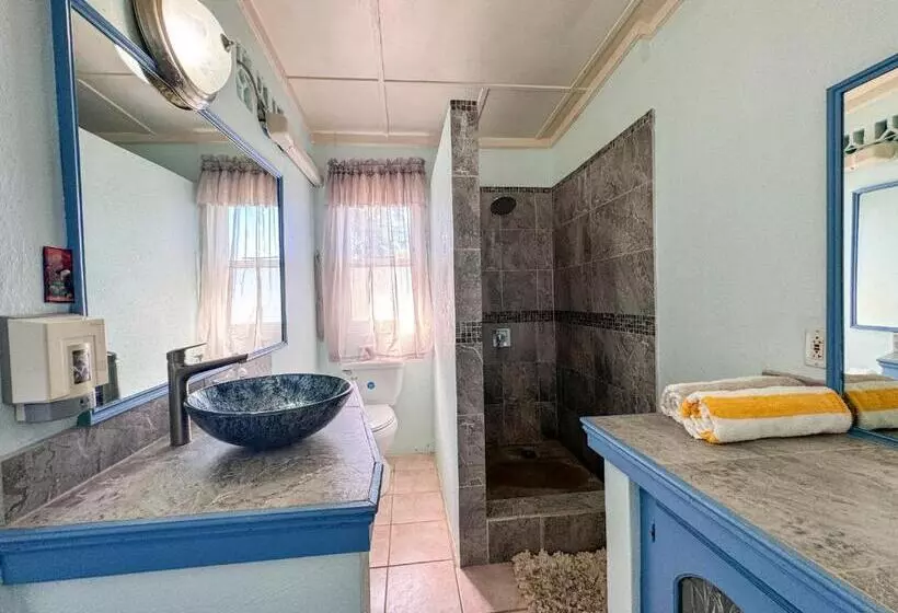 پانسیون Unforgettable Villa