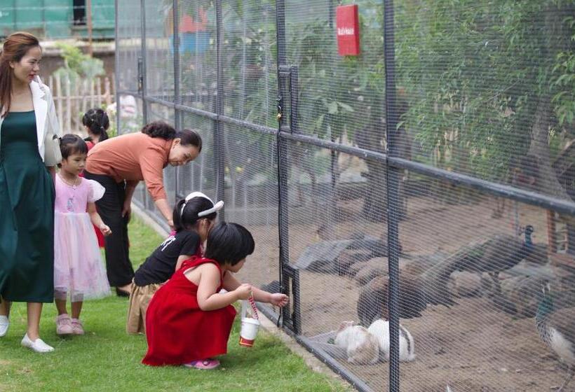 استراحتگاه Lumiere Family Village Dong Tac