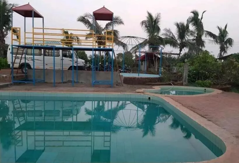 ベッドアンドブレックファースト Arihant Resort
