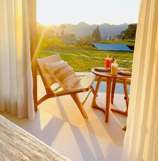 تختخواب و صبحانه Garden Hill