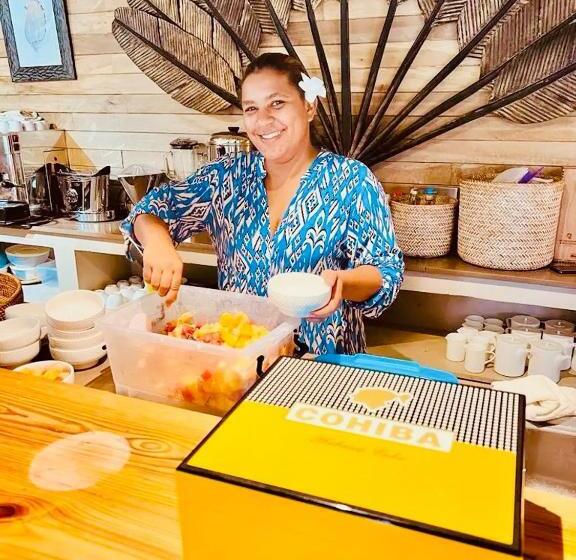 تختخواب و صبحانه Non Disponible