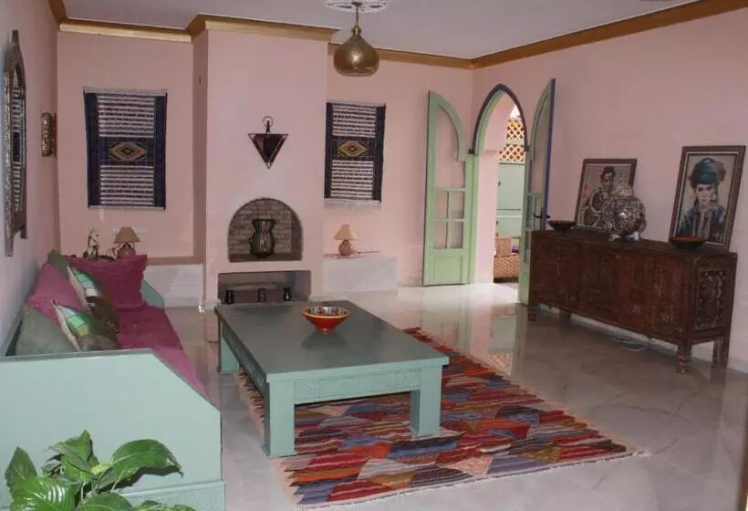 Aamiaismajoitus (B&B) Riad Tania Mozaik