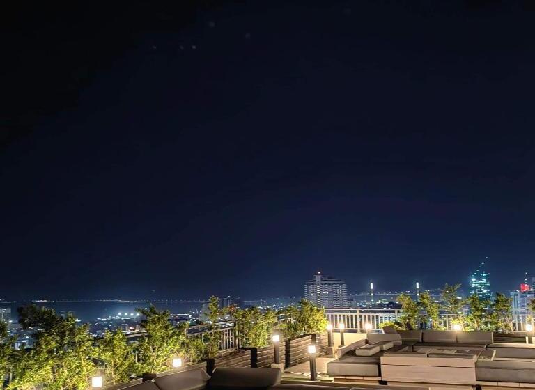 בית מלון כפרי Grand Residences Unit 1805