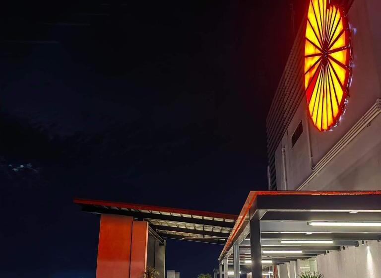 בית מלון כפרי Grand Residences Unit 1805