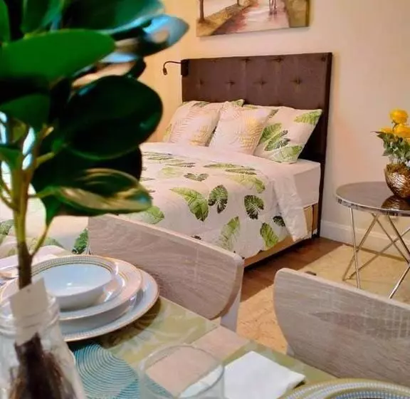 هتل Grand Residences Unit 1805
