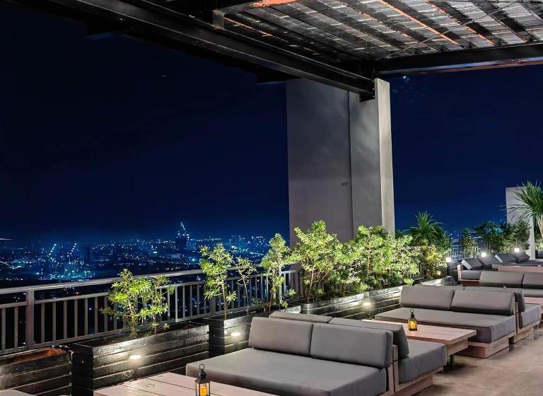 בית מלון כפרי Grand Residences Unit 1805