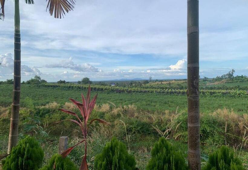 בית מלון כפרי I Am Koh Ker