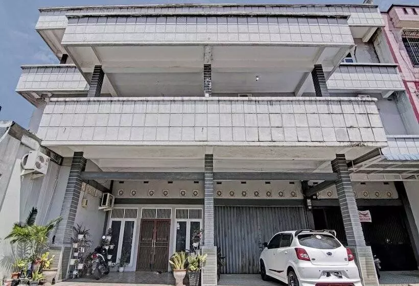 Hotelli Oyo 93325 Bagus Jaya Syariah