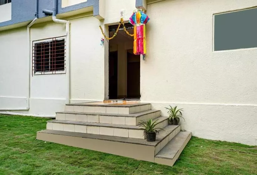 ホテル Oyo Sai Lodge