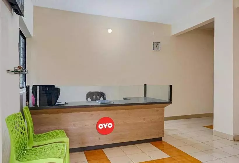 ホテル Oyo Sai Lodge