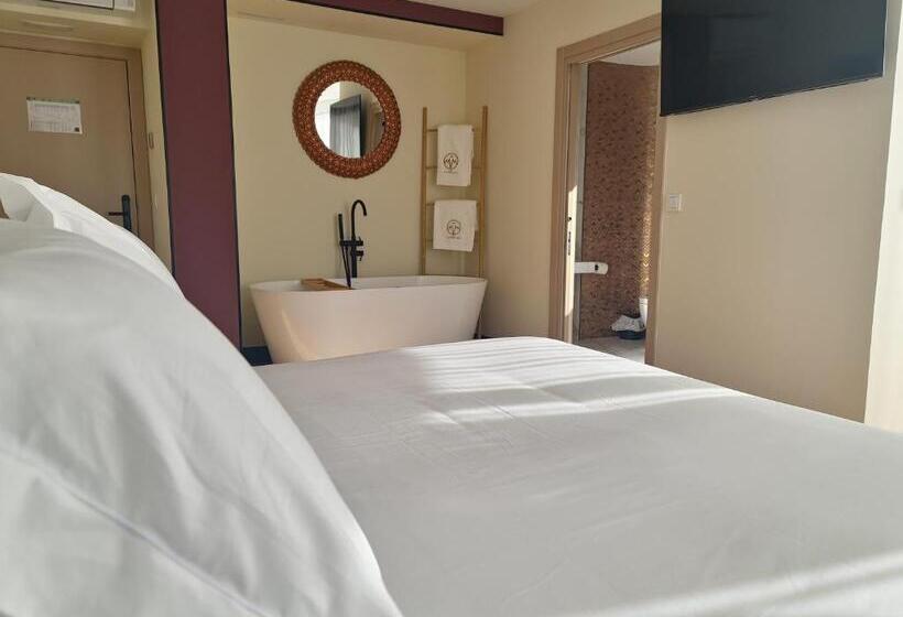 فندق Suites Moma Centro