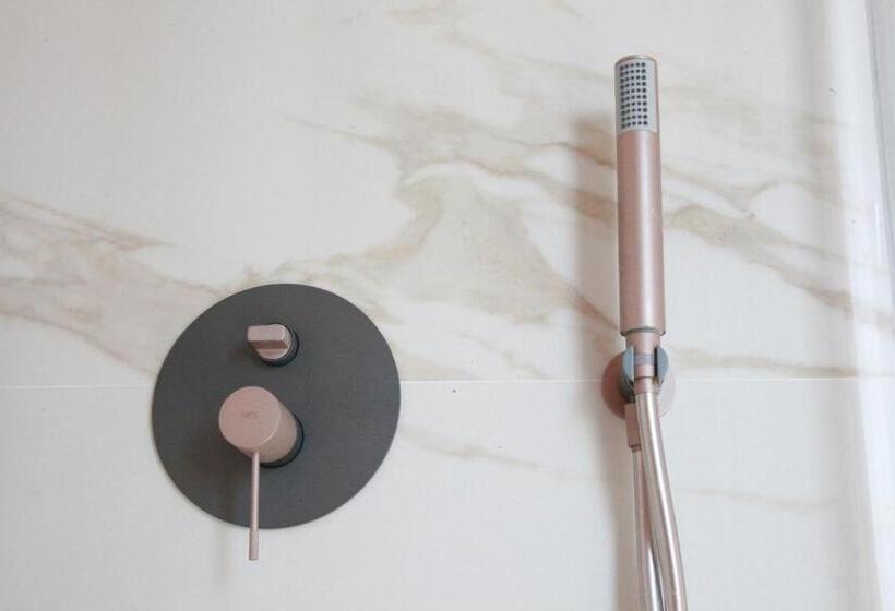 فندق Suites Moma Centro