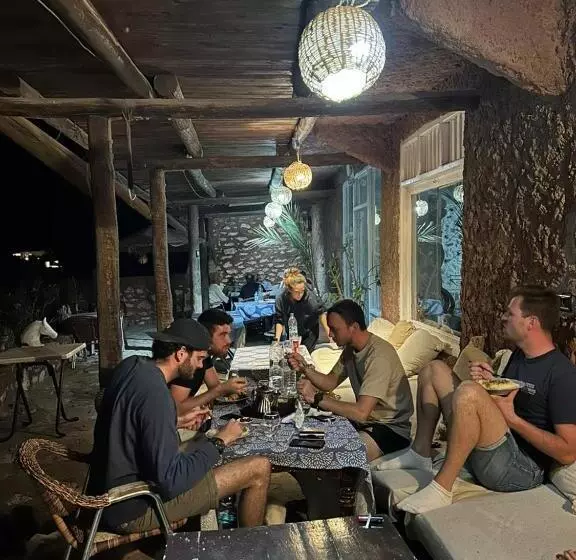 هتل Surfcamplagrotte