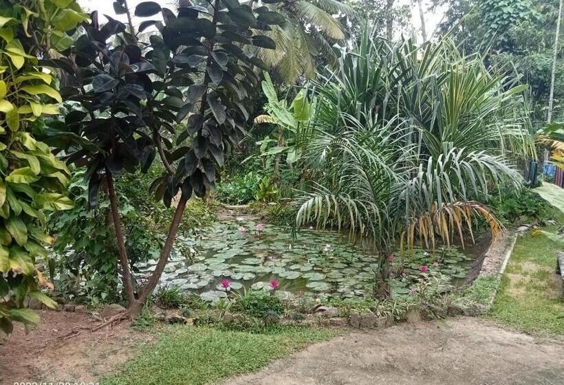 Отель The Kingdom Gate