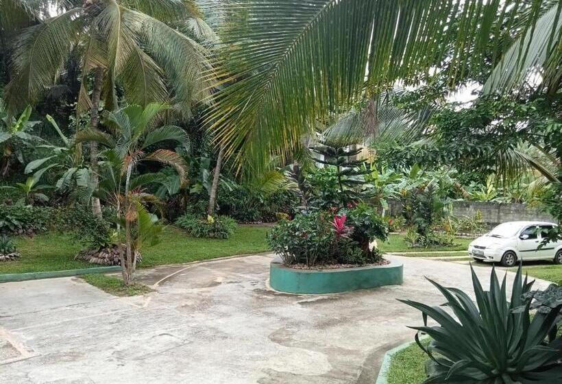 Отель The Kingdom Gate