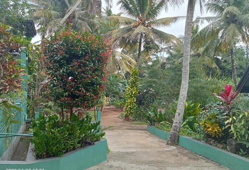 Отель The Kingdom Gate