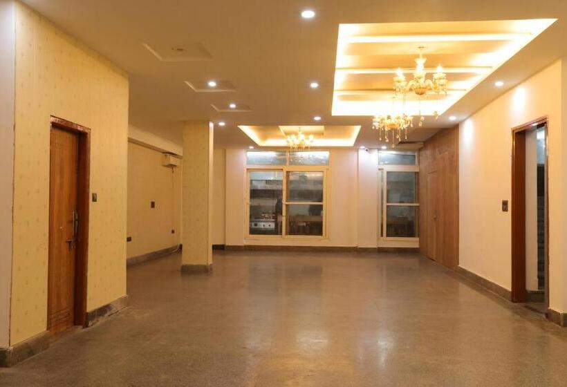 The Sandalwood Hotel I Sec 38 I Near Medanta Medicity Gurgaon