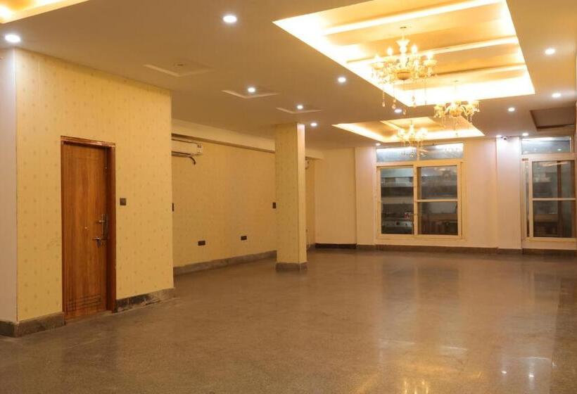 The Sandalwood Hotel I Sec 38 I Near Medanta Medicity Gurgaon