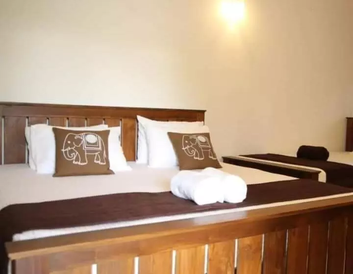 ペンション Harambathenna Resort