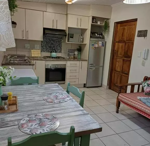 ペンション Janeve Cottage