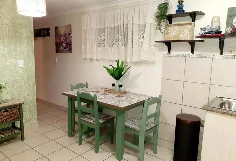 ペンション Janeve Cottage