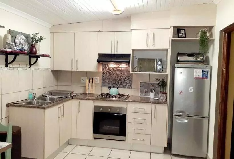 ペンション Janeve Cottage