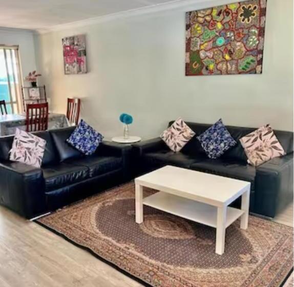 Pensão Somerville Secure Accommodation