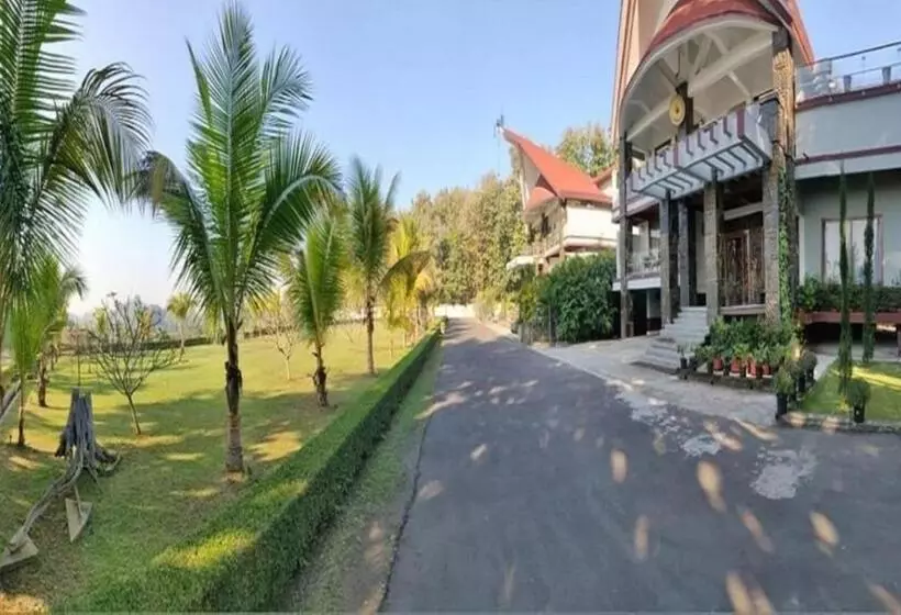リゾートホテル Zone Niathu By The Park, Dimapur