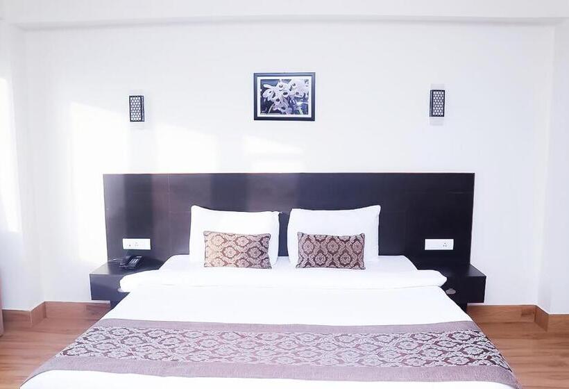 Roomshala Bhumzang Hotel Amazing View