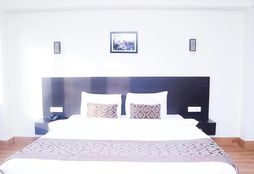 Roomshala Bhumzang Hotel Amazing View