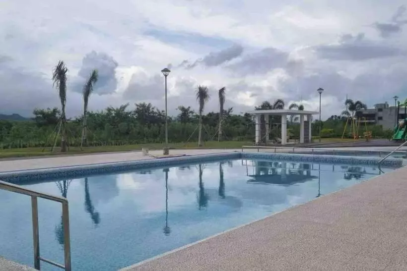 Spacious Luxury Condo W/ Kitchen Beside Hilton Clark D’heights