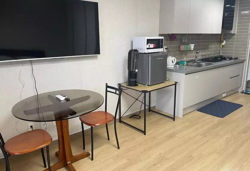 Spacious Luxury Condo W/ Kitchen Beside Hilton Clark D’heights