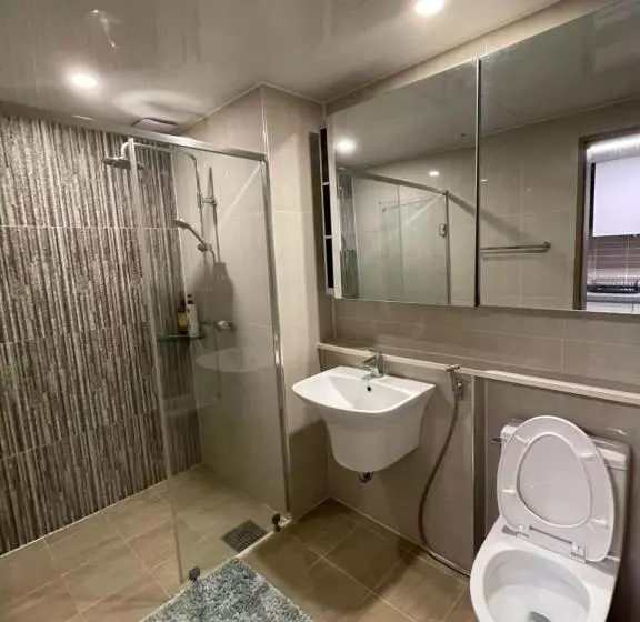 Spacious Luxury Condo W/ Kitchen Beside Hilton Clark D’heights