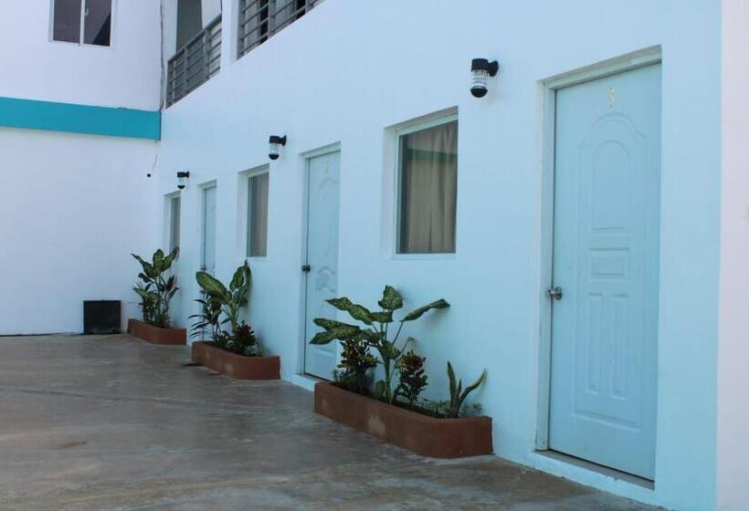 هاستل Oceanside Hotel & Pool