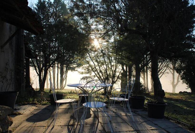 مبيت وإفطار Domaine De Calabel