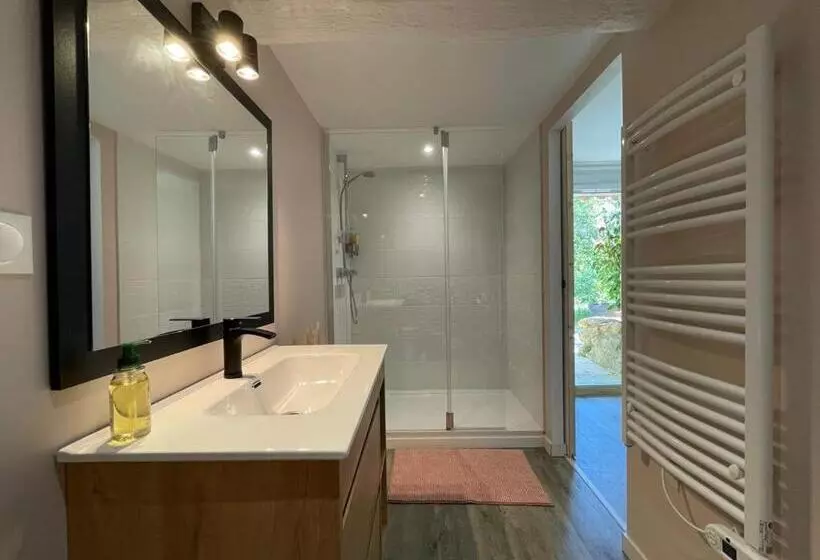 ベッドアンドブレックファースト Domaine De Calabel