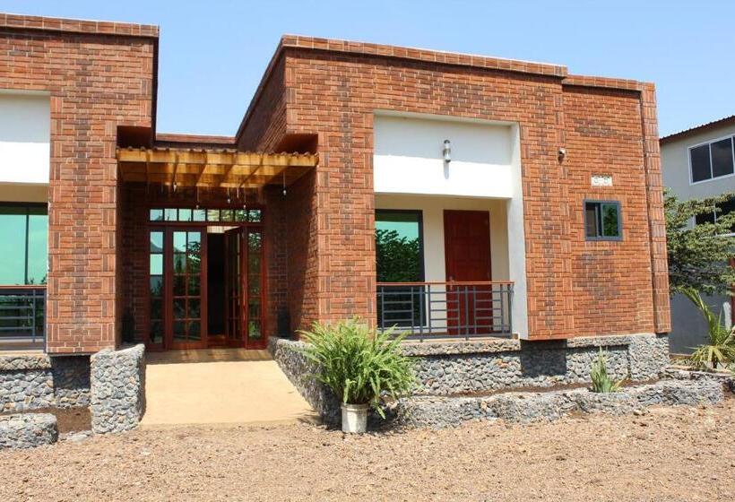 ベッドアンドブレックファースト The Little Home