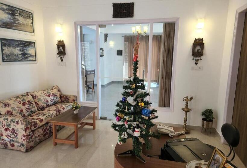 Hotelli Dagshai Mist