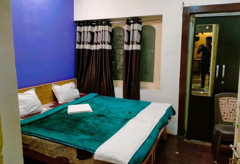 호텔 Krishana Raipur