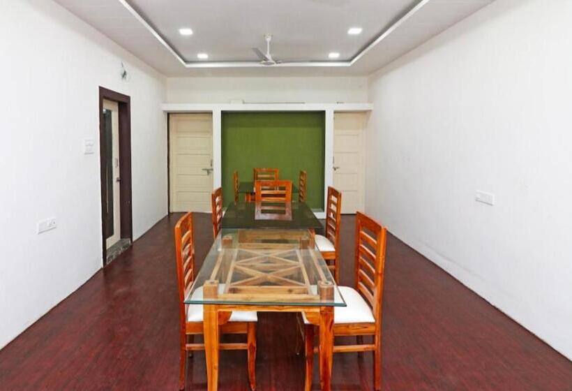 호텔 Krishana Raipur