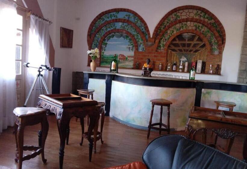 هتل Le Castel Des Seigneurs