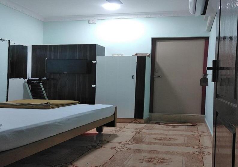Hotel Sri Sivalakshmi Ac Guest House