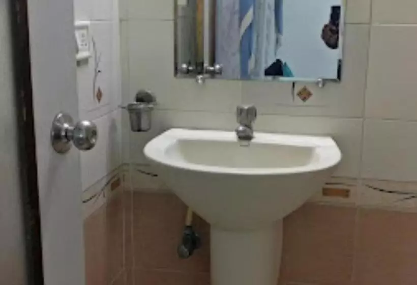 ホテル Sunrise Inn Amravati
