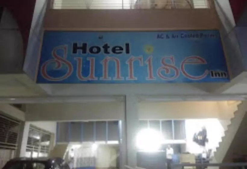 ホテル Sunrise Inn Amravati